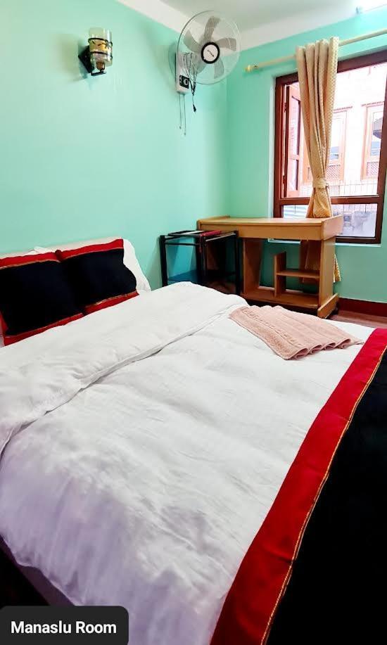 Annapurna Guest House And Rooftop Restaurant Bhaktapur Exterior foto
